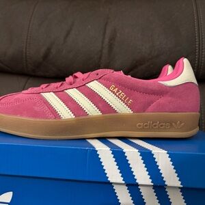 Adidas Gazelle indoor Women's Sneakers in Pink and Cream brand new in box